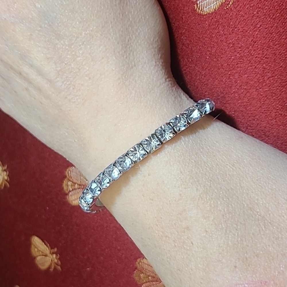 Vintage faux diamond stretch bracelet